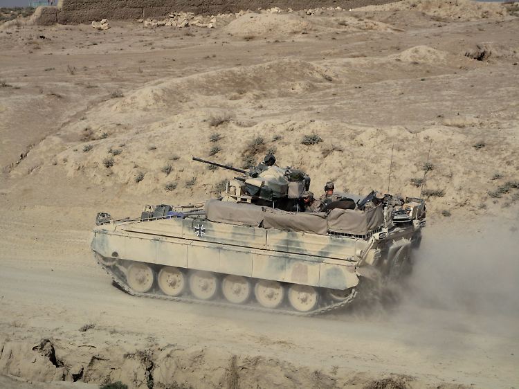 Der Kampfpanzer vom Typ "Marder" wurde durch die Sprengfalle zerstört.