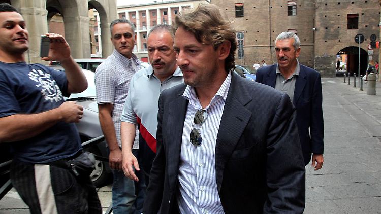 Der 28-fache italienische Nationalspieler Beppe Signori zählt zu den besten Torschützen der Serie A und reifte bei Lazio Rom zur Legende.