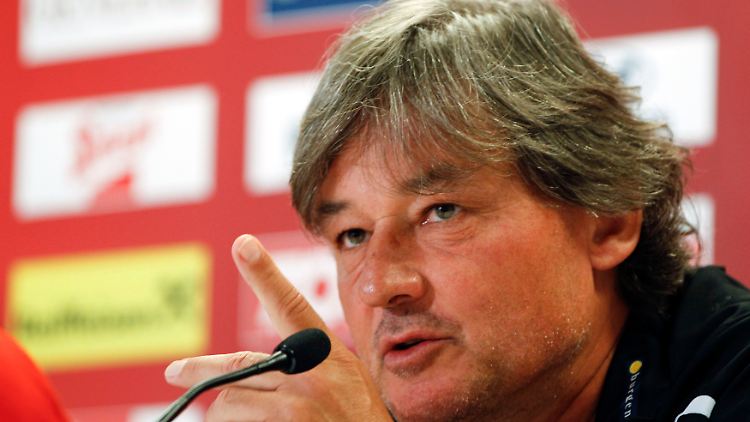 Zeigt sich angriffslustig und realistisch zugleich: Österreichs Trainer Constantini.