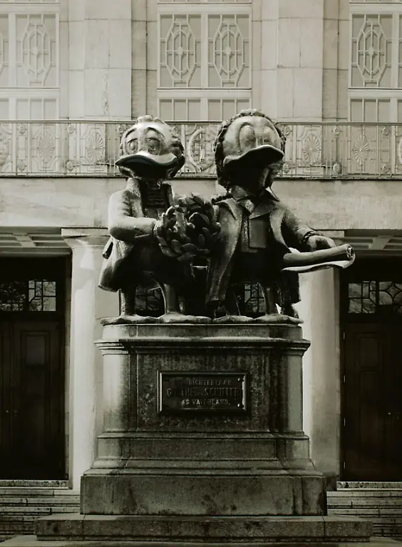 32-ID-12-03-RD-DenkmalGoetheSchiller-neu