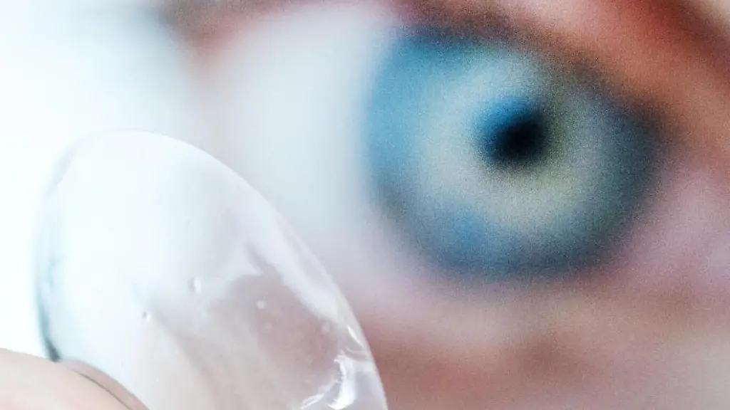 Auge-und-Kontaktlinse