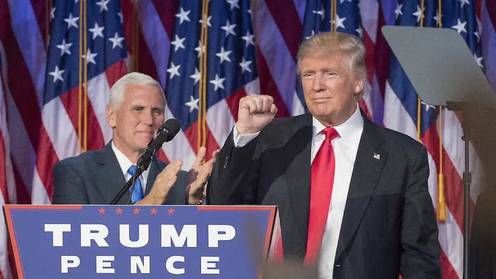 In-den-fruehen-Morgenstunden-des-9-November-2016-steht-fest-Trump-wird-der-naechste-Praesident-der-USA-Hillary-Clinton-hat-verloren