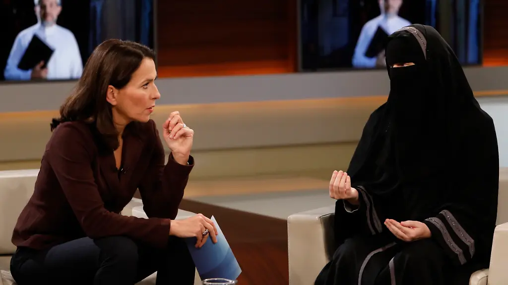 Nora-Illi-bei-Anne-Will-am-6