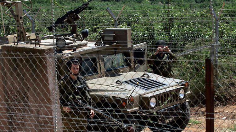 Israelische Soldaten patroullieren an der Grenze zum Libanon.