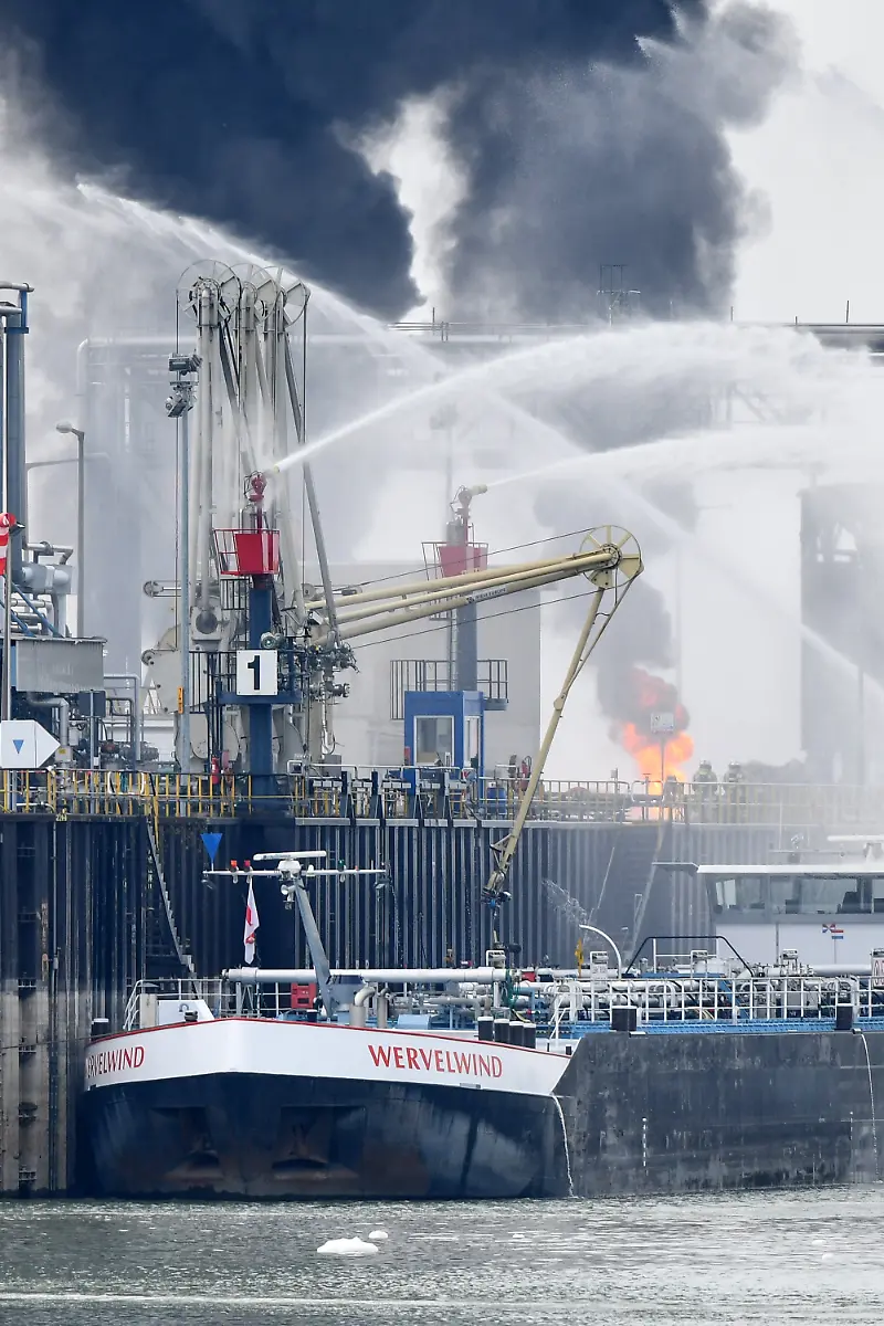 50f05a8f311aa52bd240c8b3a41632ea