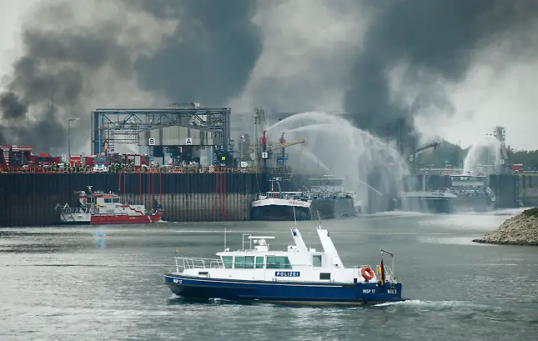 ffcb082f502fa40f3a7f8279db798f1d