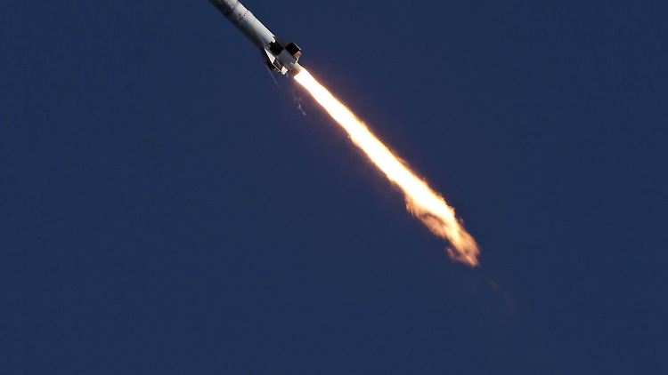 Nach kurzer Zeit stürzte die "Heat-1X" ins Meer.