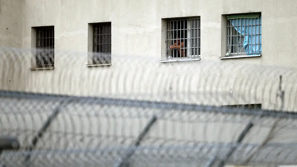 79173e10900a8c9a8f3455b6206705d9