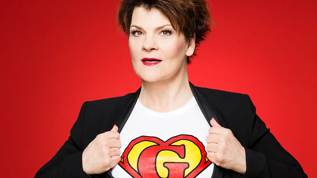SUPERWOMAN-1-Gayle-Tufts-Foto-Robert-Recker