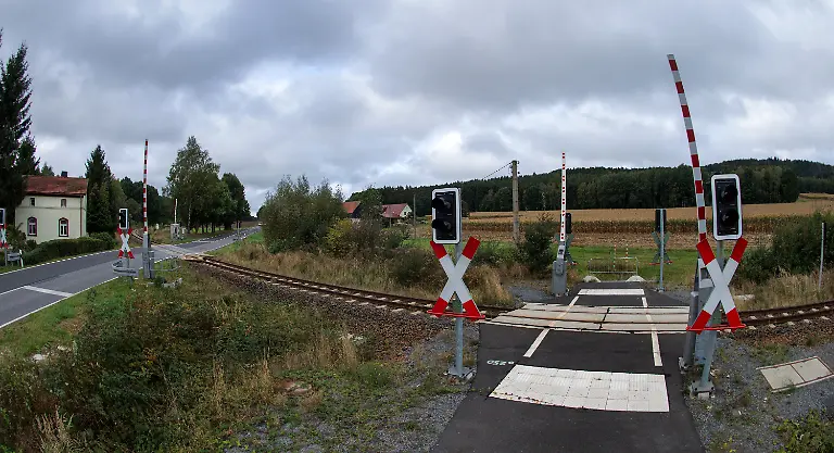 f2c8a8090ccaa98eaafc9fc32740af06