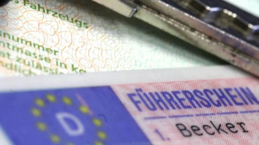 Beim-Konsum-von-harten-Drogen-vor-oder-bei-dem-Autofahren-droht-bei-einer-Polizeikontrolle-der-direkte-Fuehrerscheinverlust