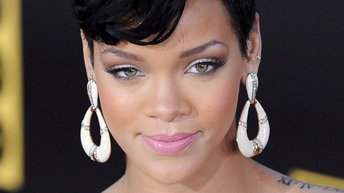 Rihanna würde sich gern mal wieder um ihre Karriere kümmern.