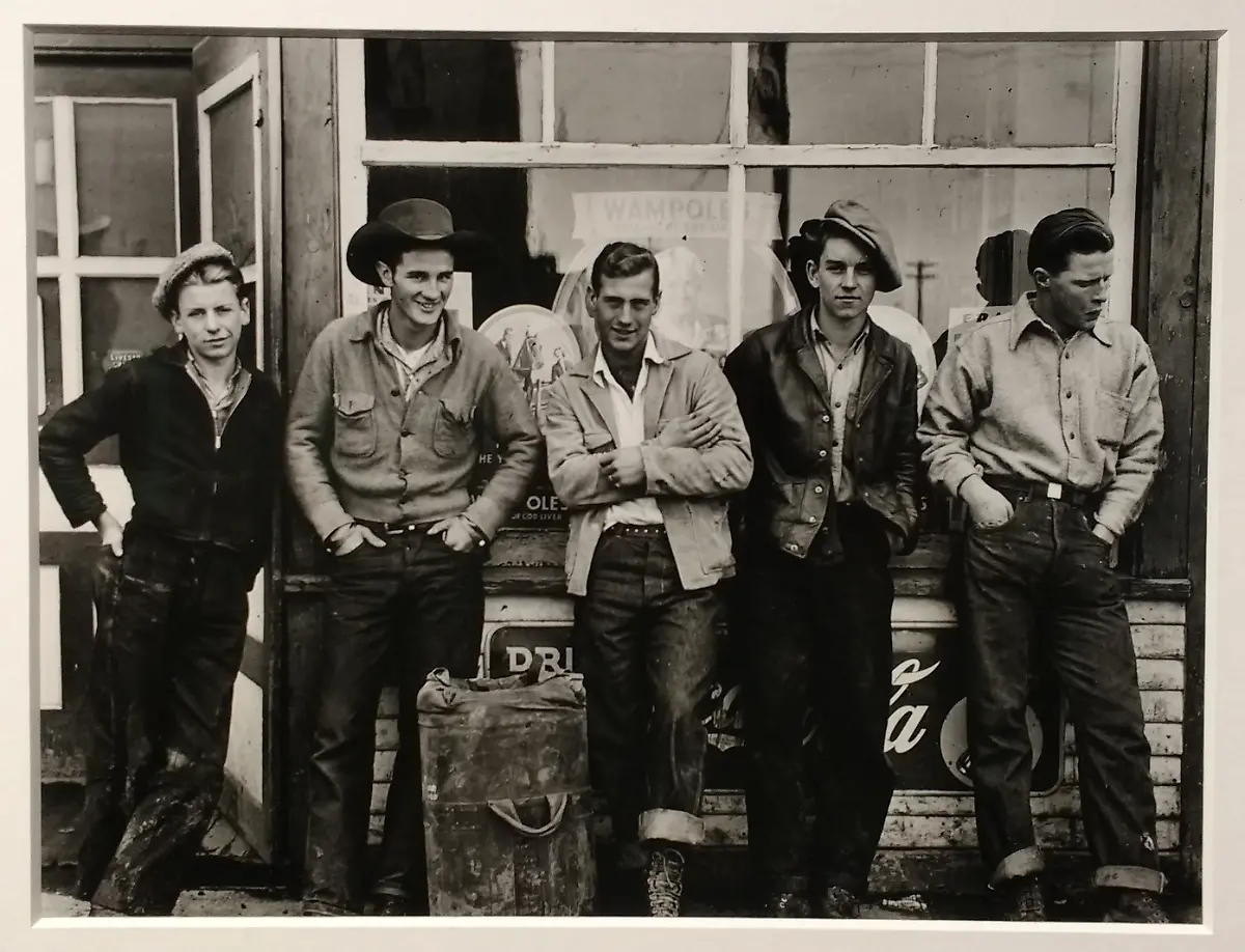 Drugstore-Cowboys-Turner-Valley-Kanada-1945