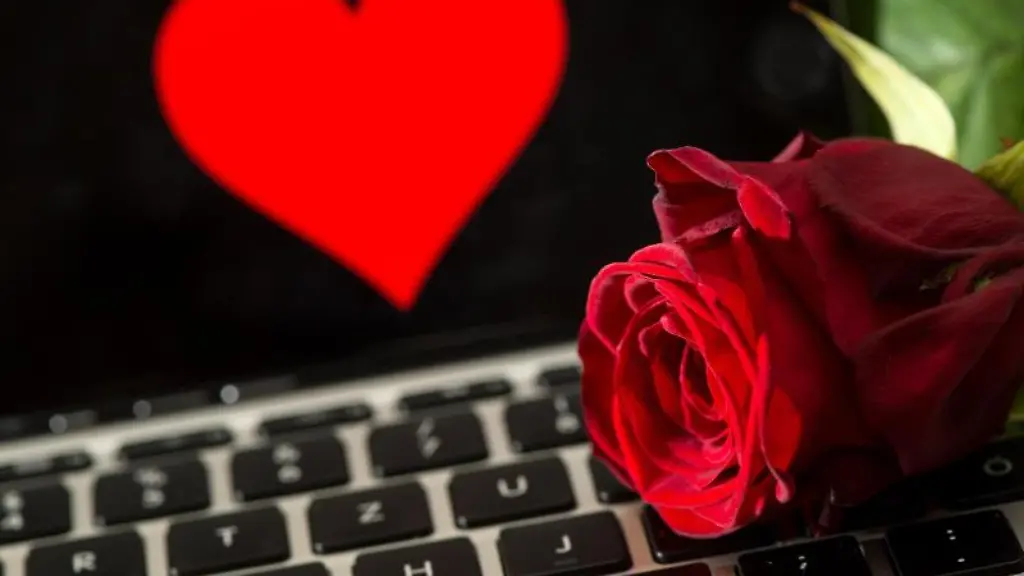 Einer-Umfrage-des-Marktforschungsinstituts-Innofact-zufolge-hat-soch-jeder-zweite-schon-einmal-in-einen-Arbeitskollegen-verguckt