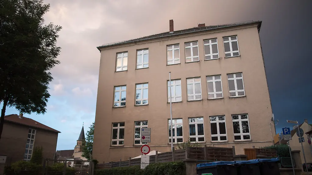 af544295bdf5c141db9fab1d5827f7b1