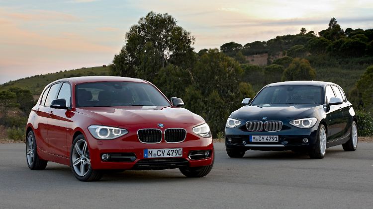 Rot trägt hier das sportliche Modell, blau das urbane.