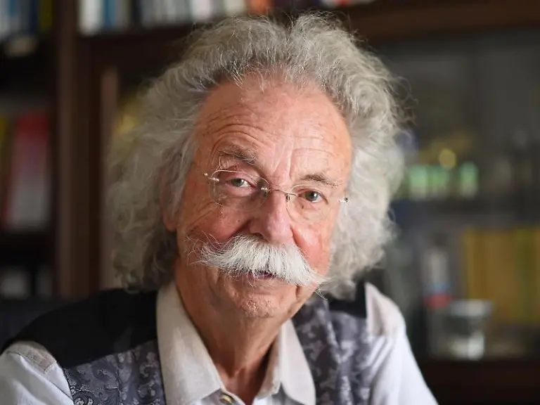 Mit-der-Sendung-Hobbythek-brachte-Jean-Puetz-den-Zuschauern-Wissenschaft-und-Technik-des-Alltags-auf-unterhaltsame-Weise-naeher