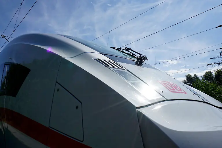 DB113066