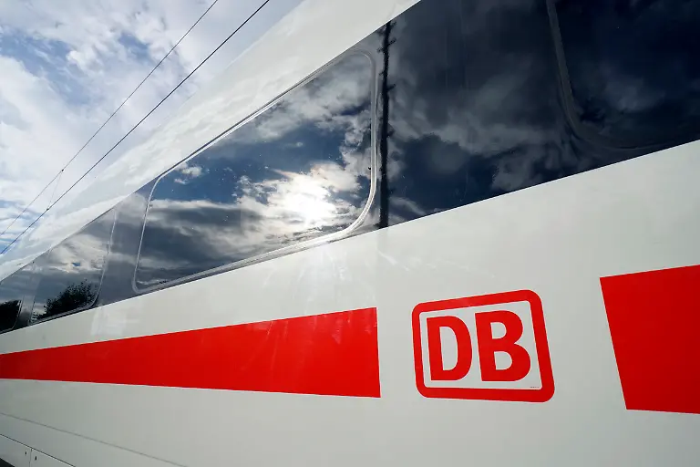 DB113065