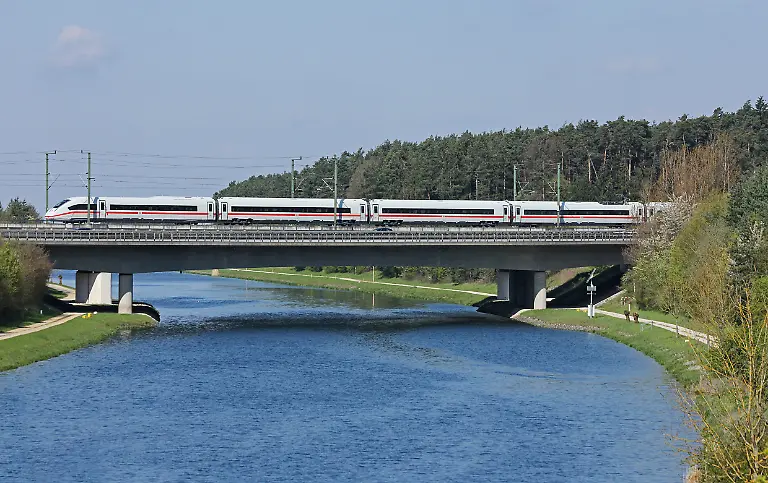 DB110042
