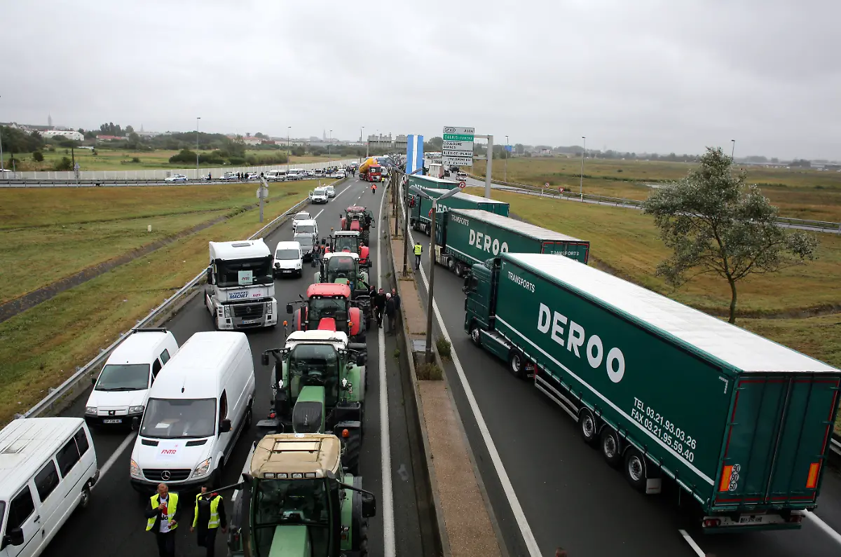 2d90fa6018fd781de8084a0be43ba7a0