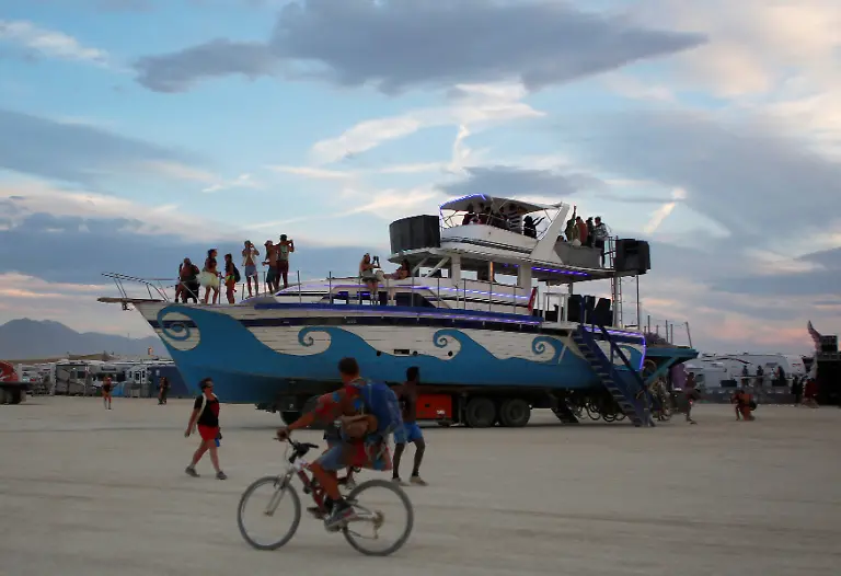 13683a6d598f4a391cdc3cd549ec48e4