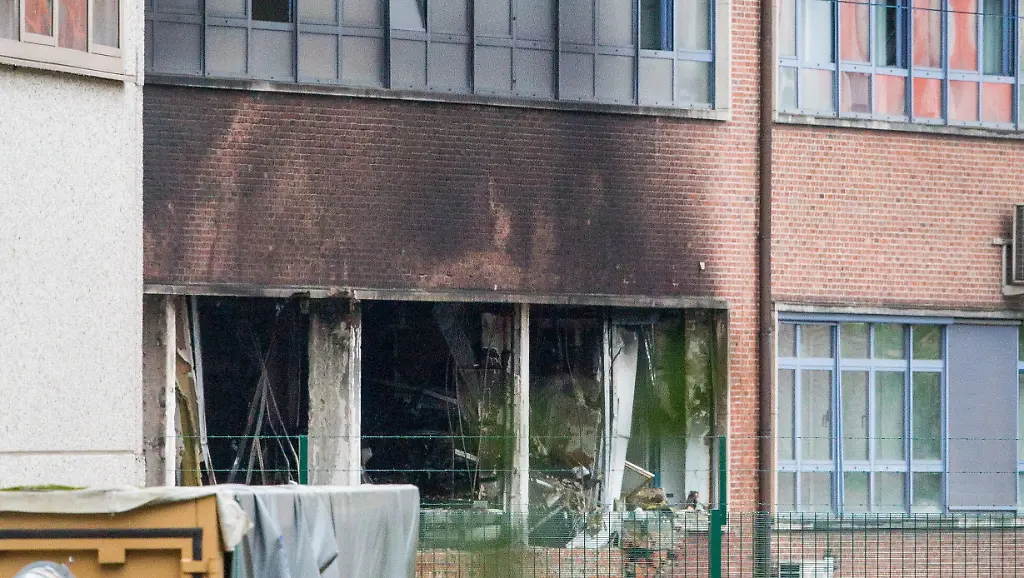 6984ae8649ff0b831f77853bca9c474e