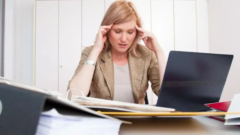 Wer-einen-Burn-out-hatte-faellt-nach-der-Rueckkehr-in-den-Job-nicht-selten-in-alte-Verhaltensmuster-zurueck-Wichtig-ist-Aktivitaeten-ausserhalb-der-Arbeit-wie-Hobbys-oder-Sport-nicht-wieder-zu-vernachlaessigen