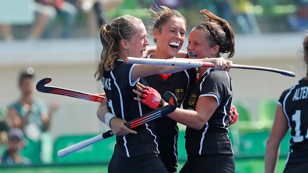 4207cb33420584b1f3e565898ccce03a