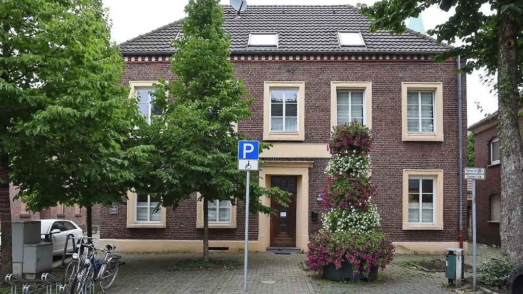 c16c99972c5a95bf16ad8edc34c6eb7c