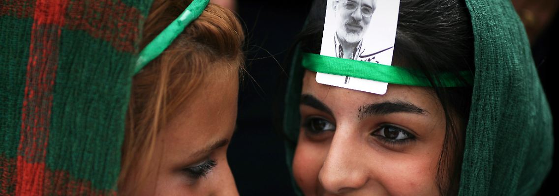 Die iranischen Frauen erhoffen sich unter Mussawi mehr Rechte.