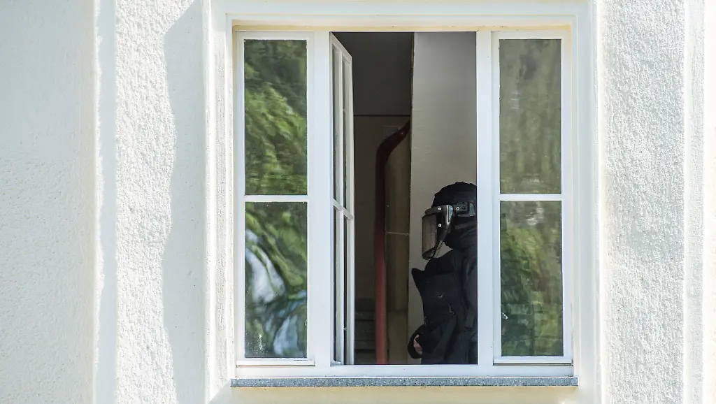 7c5fcfd31104ab79c1e9515595eafbf5