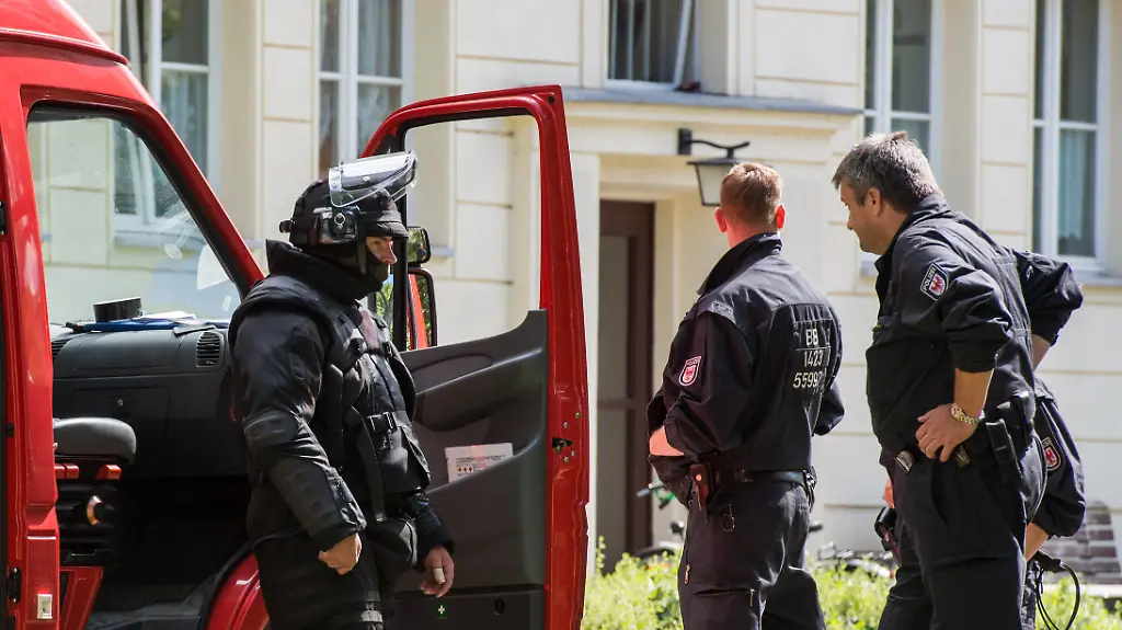 34dcb700a33125b24a1d34d0b4077d19