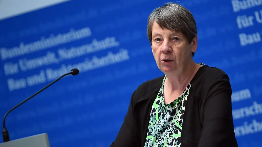 1fd6f6fd75e1588390c6832a1e92c7b3