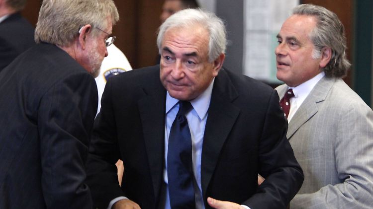 DSK mit seinen Anwälten William Taylor (links) und Benjamin Brafmann.