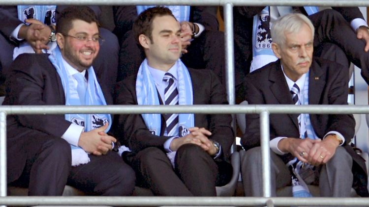 Mitfiebern auf der Tribüne: Hasan Ismaik, links, bei einem Spiel von 1860 München.