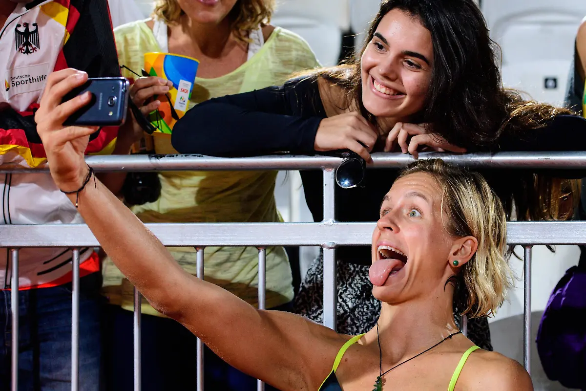 d9f93becc34977860d9edbcd9adf180c