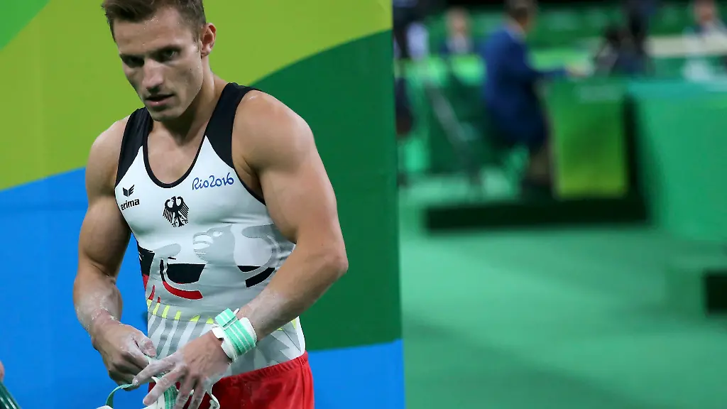 93fb135e75c645df68c2f37af93a9261