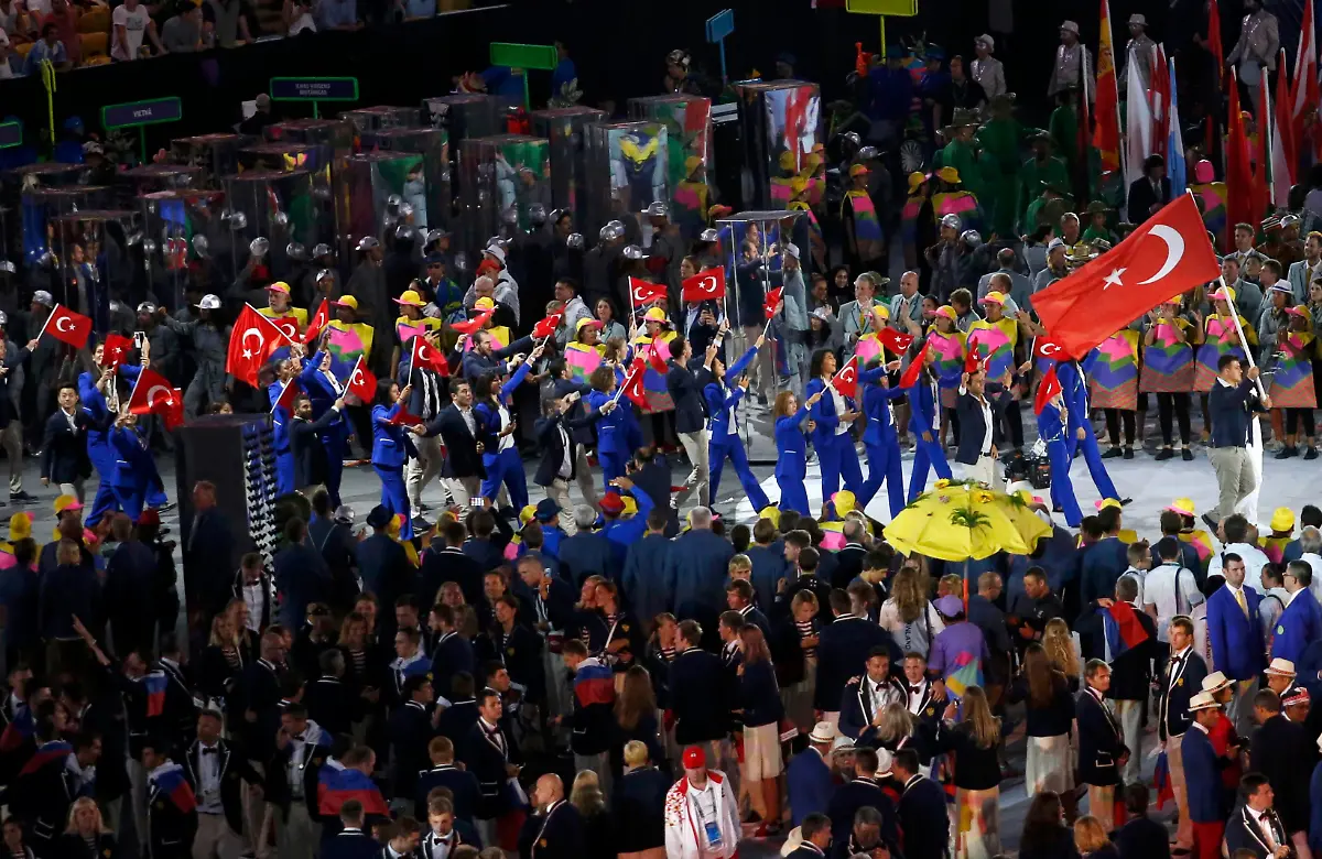 80ebe30b0264195219823b633f464817