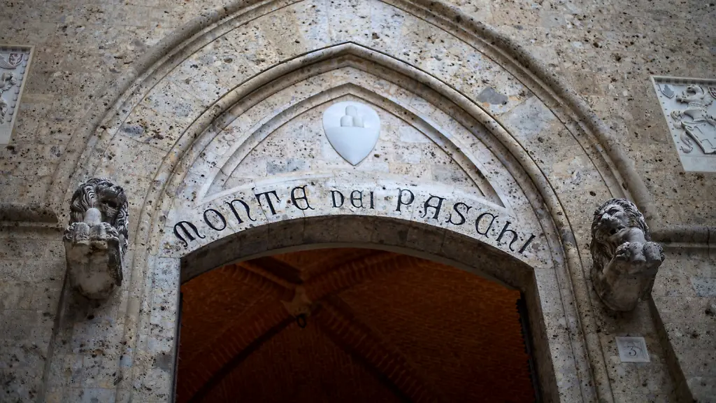 7938e16fd342410c30daad102db21625