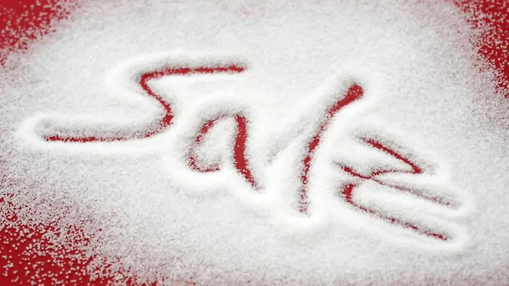 Die-Deutsche-Gesellschaft-fuer-Ernaehrung-DGE-warnt-davor-zu-viel-Speisesalz-zu-essen-Die-DGE-empfiehlt-nicht-mehr-als-sechs-Gramm-etwa-ein-Essloeffel-Speisesalz-pro-Tag-zu-sich-zu-nehmen