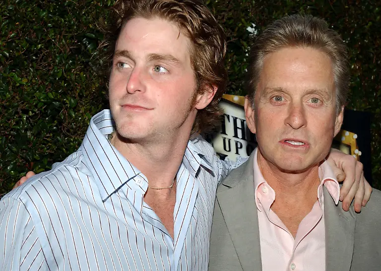 Trotz-der-Eskapaden-seines-Sohnes-hat-Michael-Douglas-hat-immer-zu-ihm-gehalten