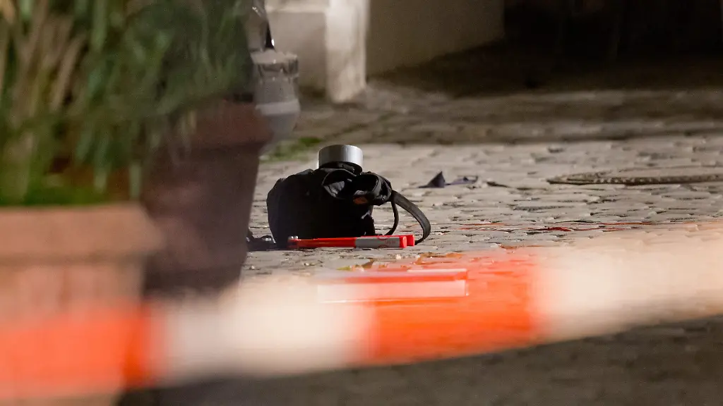 989898ecbacc16e027e9235b1bb39d40