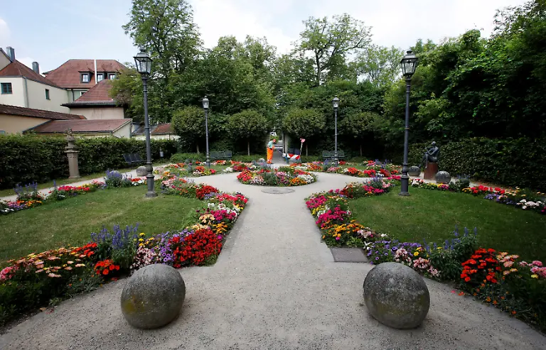 6150186db5535c6309e3a49e22543639