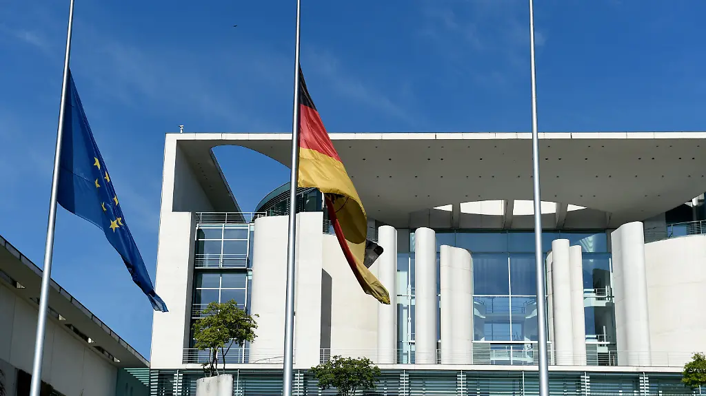 18b7dbca20909985dc00cfd5c98f897f