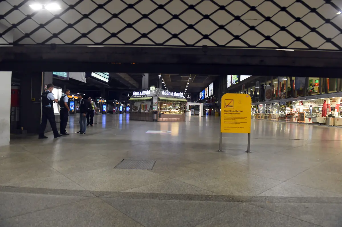 27b7eef24ed5a44678dee3ce9a6fad7b