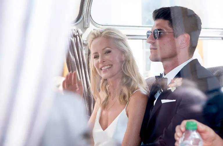 59d227597c54859897a57ce73e70781e