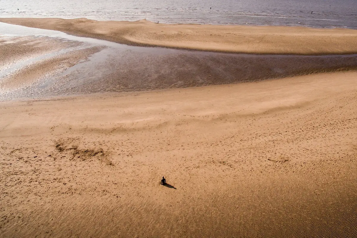 Crosby-Beach-8-1200x800