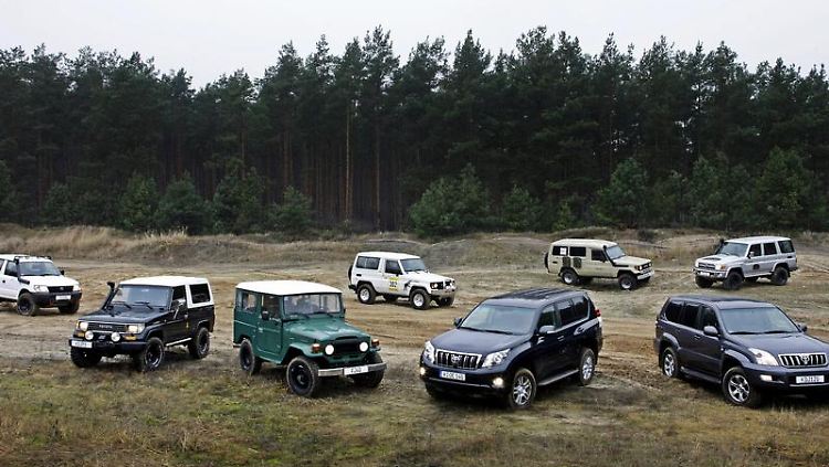 Treffen der Generationen: Seit sechs Jahrzehnten bietet Toyota den Land Curiser an.