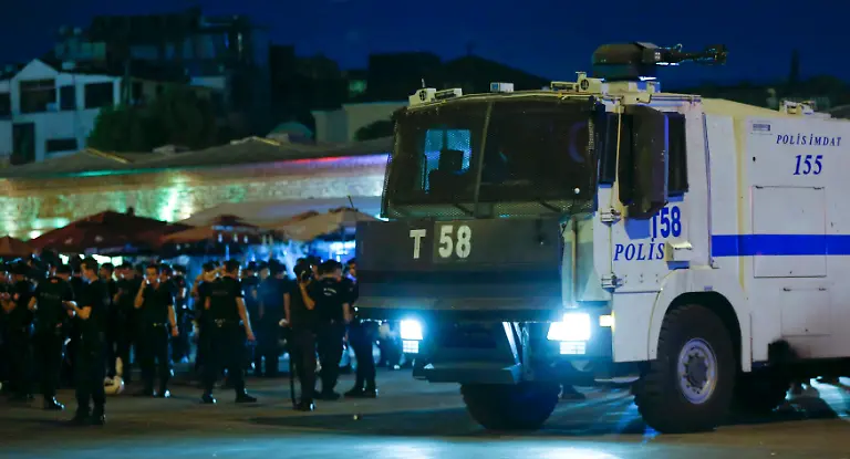 6ed9a057bfee97b881b935d239ab411f